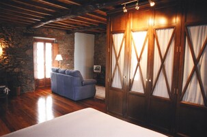 套房, 阳台, 山谷景观 | 办公桌、隔音、免费 WiFi、床单