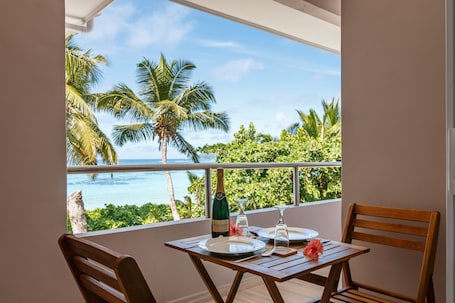 Balcón. Shanaz Beachside Retreat