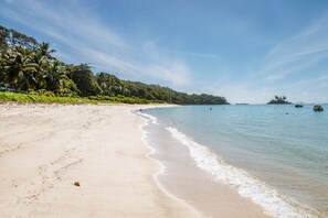 View from property - Shanaz Beachside Retreat (Mahé Island)