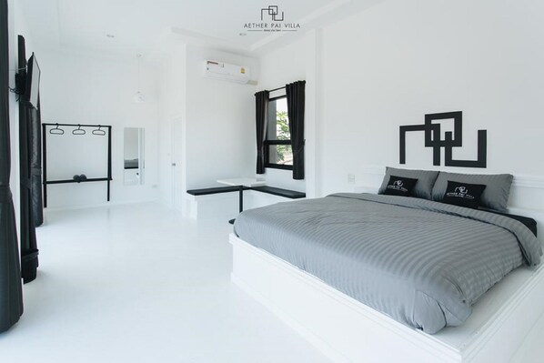 Blackout drapes, rollaway beds, free WiFi