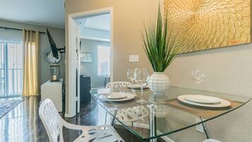 Apartamento, 1 quarto, para não fumantes, cozinha | Opções para refeição no quarto