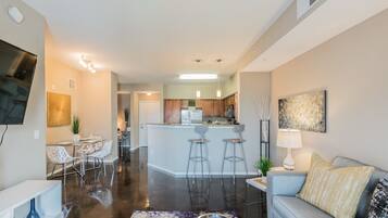 Apartment, 1 Bedroom, Non Smoking, Kitchen | Living area | Flat-screen TV