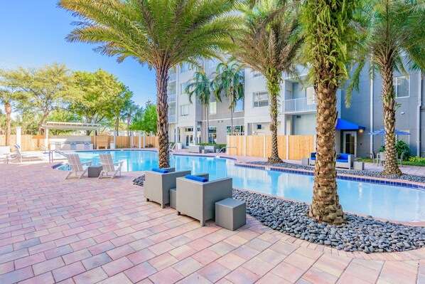 Outdoor pool - BC-522: Channelside Luxury Apartment (Tampa)