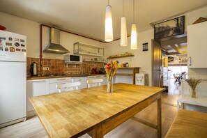 บริเวณรับประทานอาหารสำหรับคู่รัก