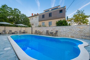 Piscina a l'aire lliure de temporada 
