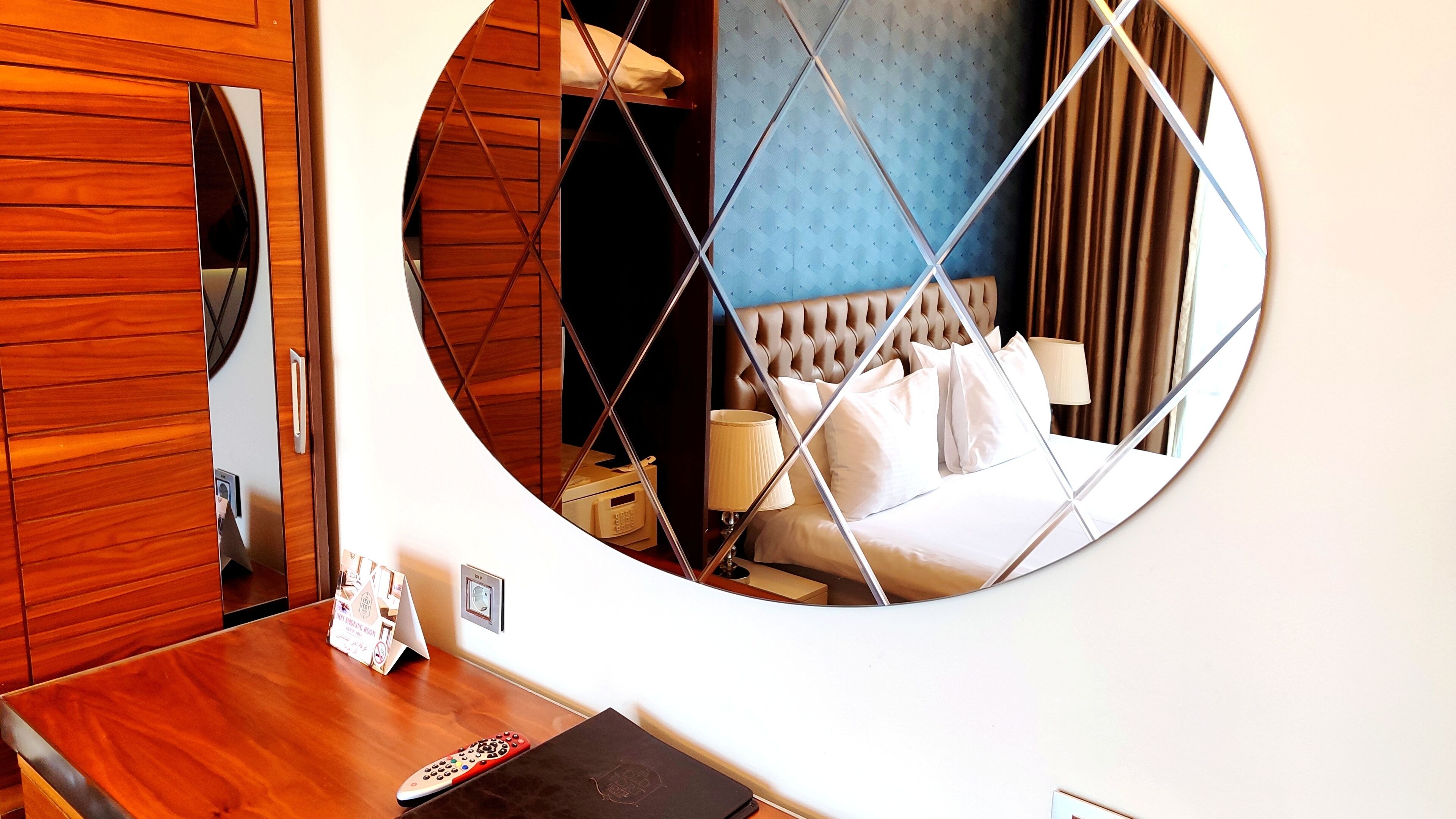 家庭套房, 1 间卧室 | 迷你吧、客房内保险箱、隔音、免费婴儿床