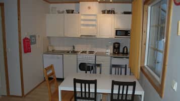 Chalet Keluarga, 1 kamar tidur, sauna (A) | Dapur pribadi | Lemari es besar, microwave, oven, dan kompor