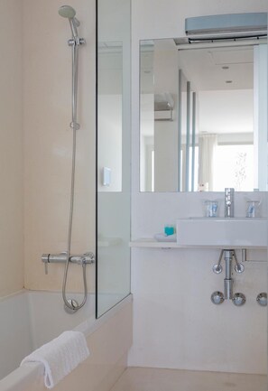 Gratis toiletartikler, hårtørrer, håndklæder