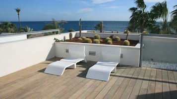 Suite, terraza, vistas al mar | Terraza o patio