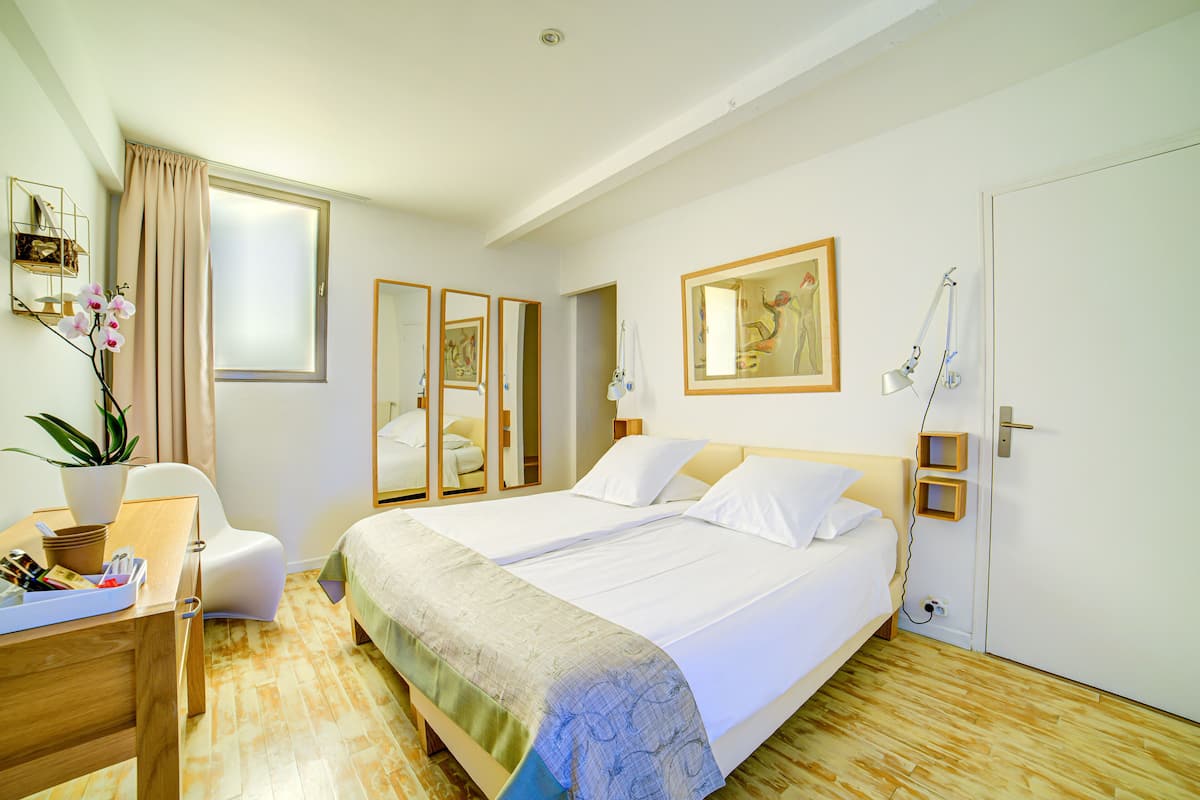 Standard Double Room, Private Bathroom, Courtyard View | 1 bedroom