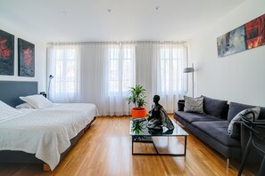 Luxury-Doppel- oder -Zweibettzimmer, eigenes Bad, Stadtblick | 1 Schlafzimmer