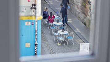 Premium bedding, individually decorated, individually furnished, desk