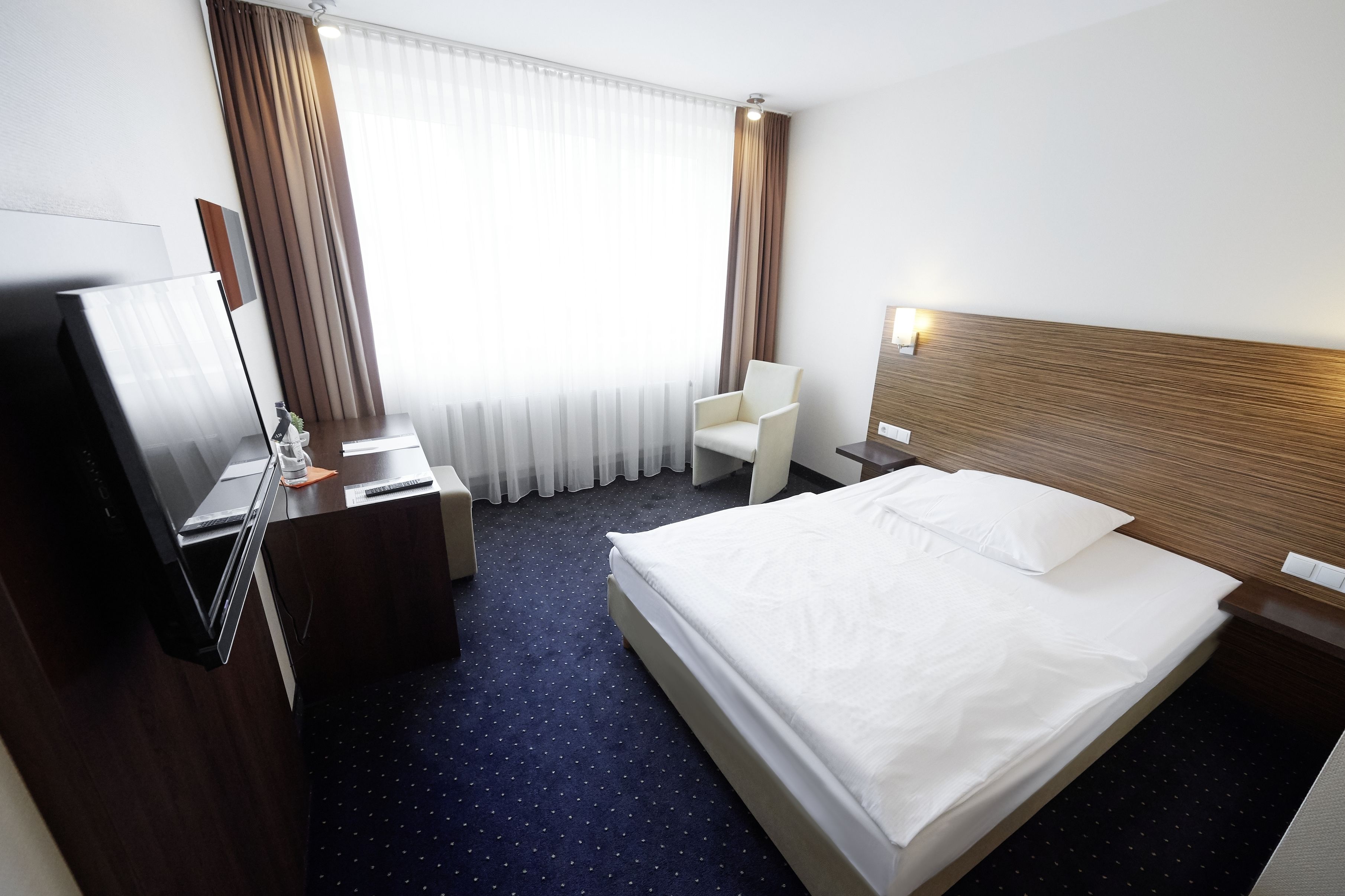 superior single room | in-room safe, desk, blackout curtains, soundproofing