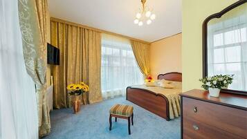 Tallelokero huoneessa, silitysrauta/-lauta, ilmainen Wi-Fi