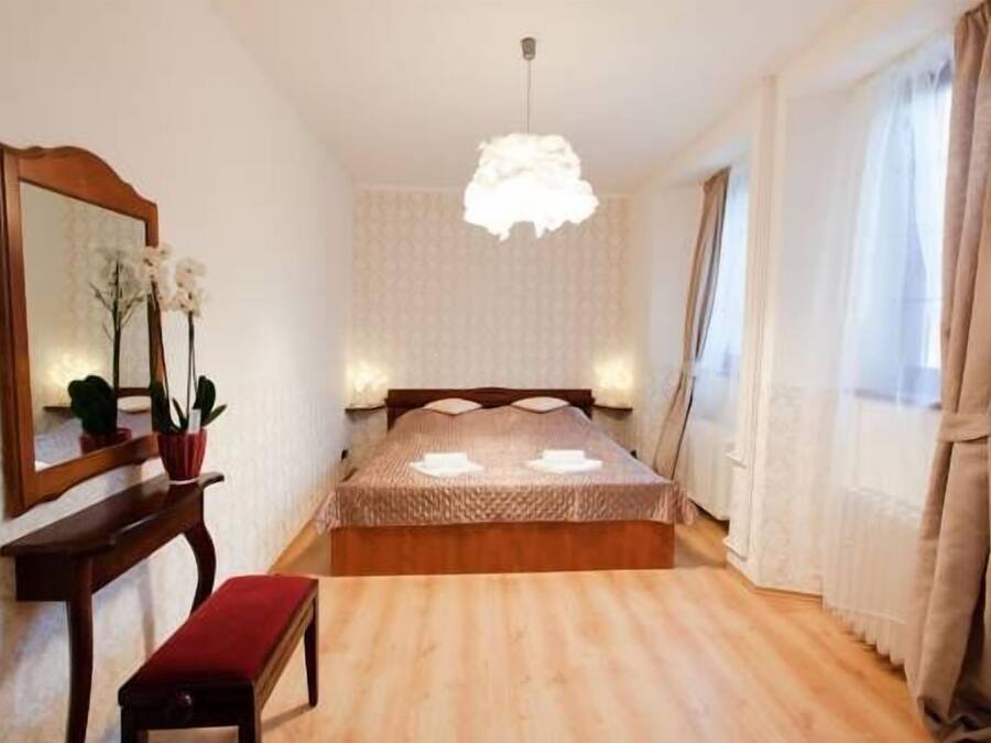 Suite, Whirlpool (VIP) | Hochwertige Bettwaren, Minibar, Schreibtisch, Babybetten