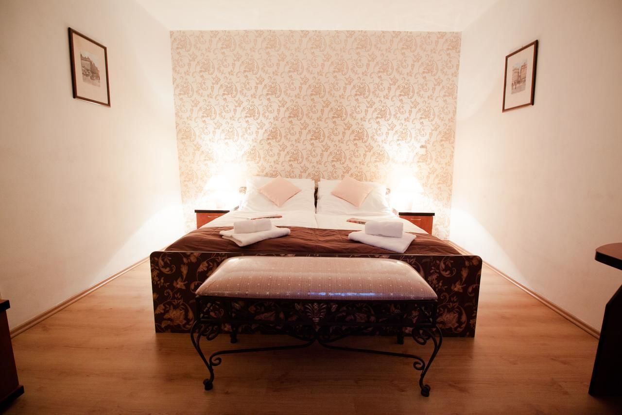 Double Room | Premium bedding, minibar, desk, cribs/infant beds