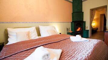 Honeymoon Suite, Fireplace