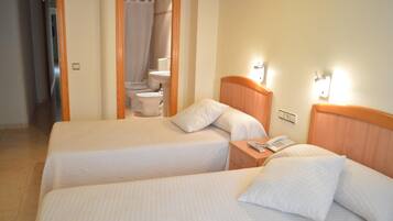 Coffres-forts dans les chambres, Wi-Fi gratuit, draps fournis