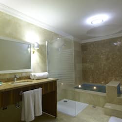 Villa | Bathroom | Bathtub, deep-soaking bathtub, free toiletries, hair dryer