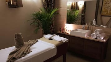 Sauna seca, sauna a vapor, fontes termais/minerais, banho turco/hammam