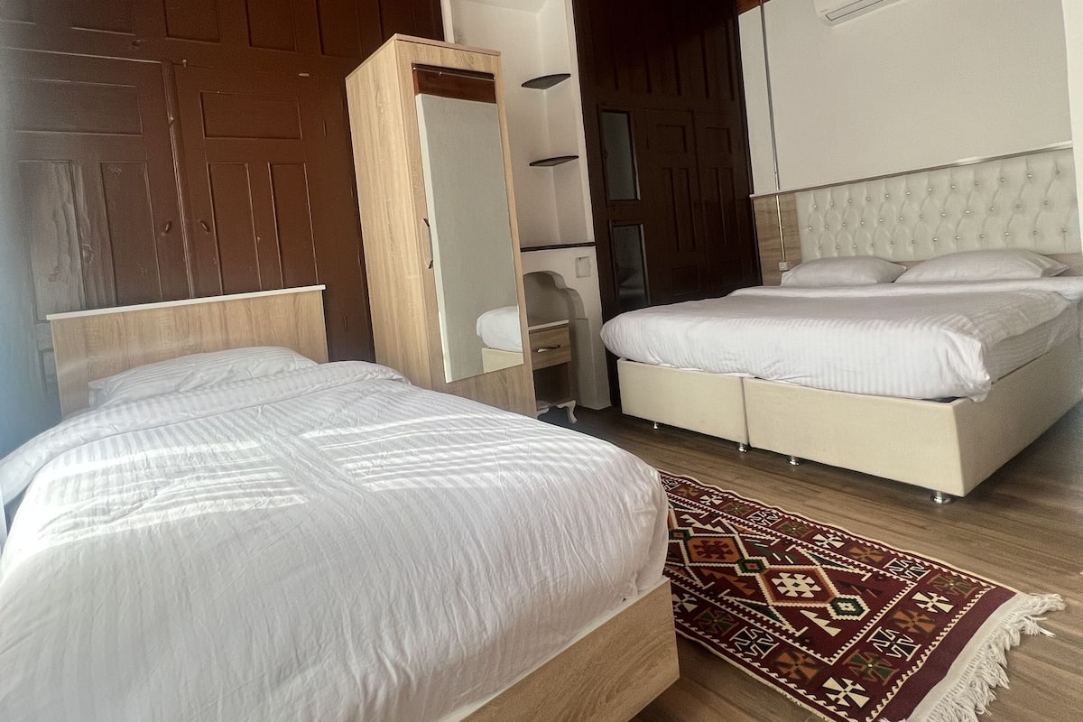 Phòng 3 phong cách cổ điển | Bộ đồ giường kháng dị ứng, nệm cao su hoạt tính (memory foam), minibar 