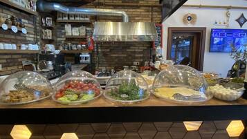 含每日吃到飽早餐