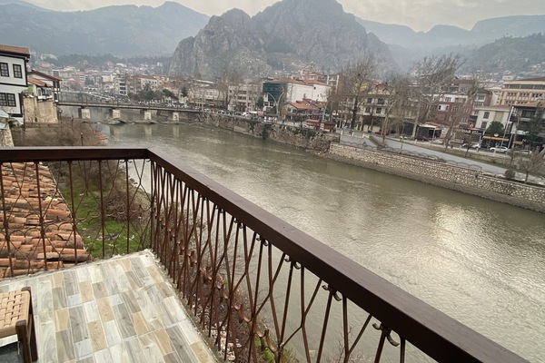 Deluxe Room, Balcony, River View | Hypo-allergenic bedding, memory foam beds, minibar, desk