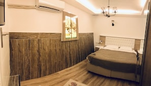 Habitación económica, sin ventanas | Ropa de cama hipoalergénica, colchones viscoelásticos, minibar