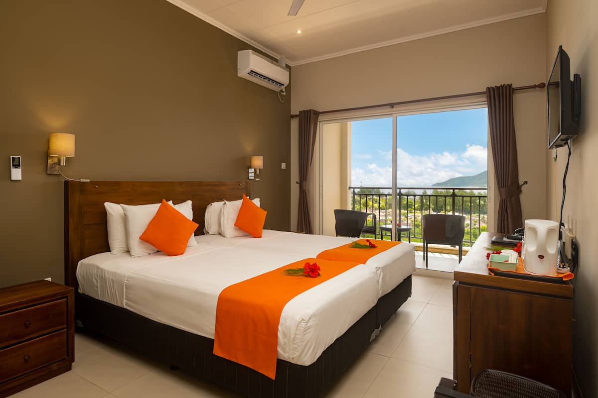 Standard Double Room | Minibar, in-room safe, desk, free WiFi