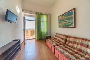 Family Apartment, 1 Bedroom, Terrace, Sea View | In-room dining - R-Club Old Town Apartments (Budva)