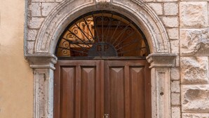 Interior entrance - R-Club Old Town Apartments (Budva)