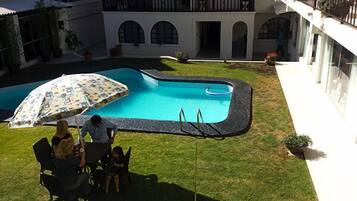 Outdoor pool, pool loungers