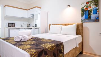 Studio | Desk, laptop workspace, soundproofing, iron/ironing board