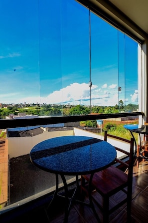 Free daily buffet breakfast - Hotel Califórnia (Jatai)
