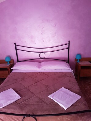 Quarto casal, banheiro compartilhado | Wi-Fi de cortesia