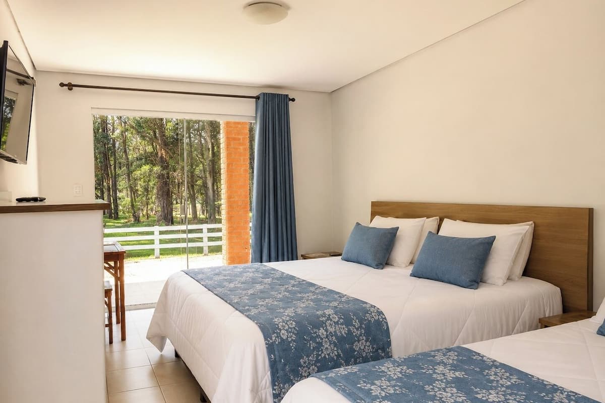 Apartment, Multiple Beds | Hypo-allergenic bedding available, minibar, desk, blackout drapes