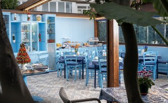 Free buffet breakfast