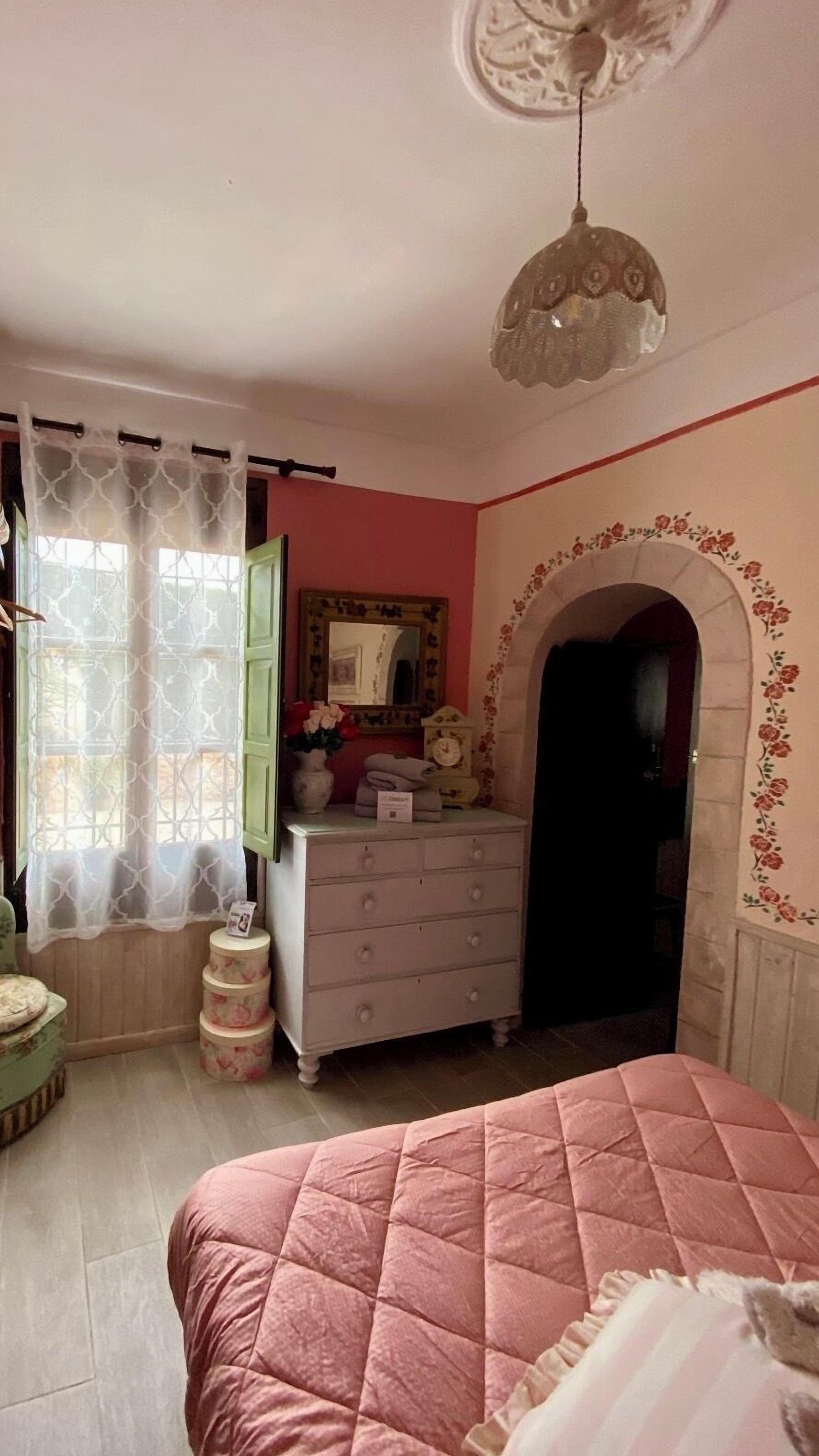 双人房, 1 张大床 | 羽绒被、特色装修、特色家居、熨斗/熨板