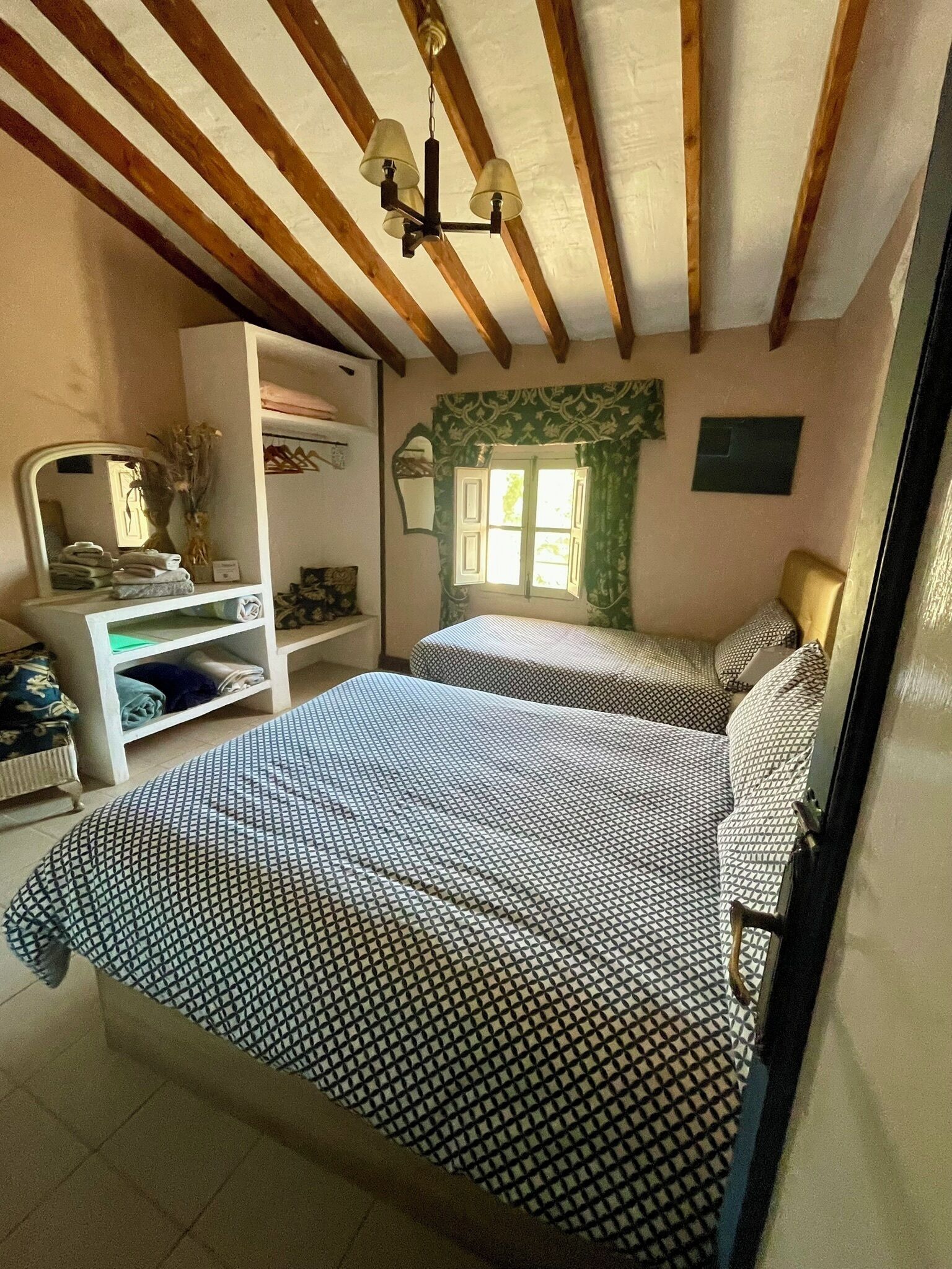 三人房 | 羽绒被、特色装修、特色家居、熨斗/熨板