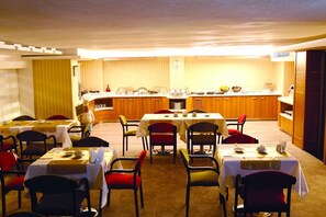 Free daily buffet breakfast - Bent Hotel (Kocasinan)