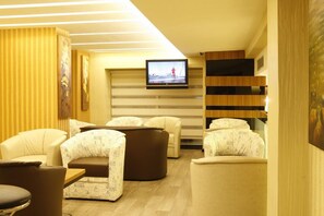 Lobby sitting area - Bent Hotel (Kocasinan)