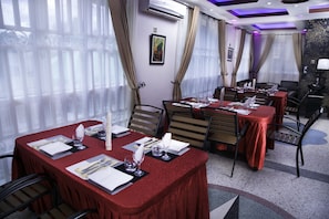 Breakfast, lunch and dinner served - Red Sox Hotel (Seeta)