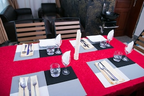 Breakfast, lunch and dinner served - Red Sox Hotel (Seeta)