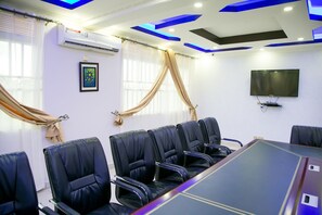 Meeting facility - Red Sox Hotel (Seeta)