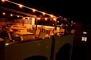 Dining - Saga Hotel (Poros)
