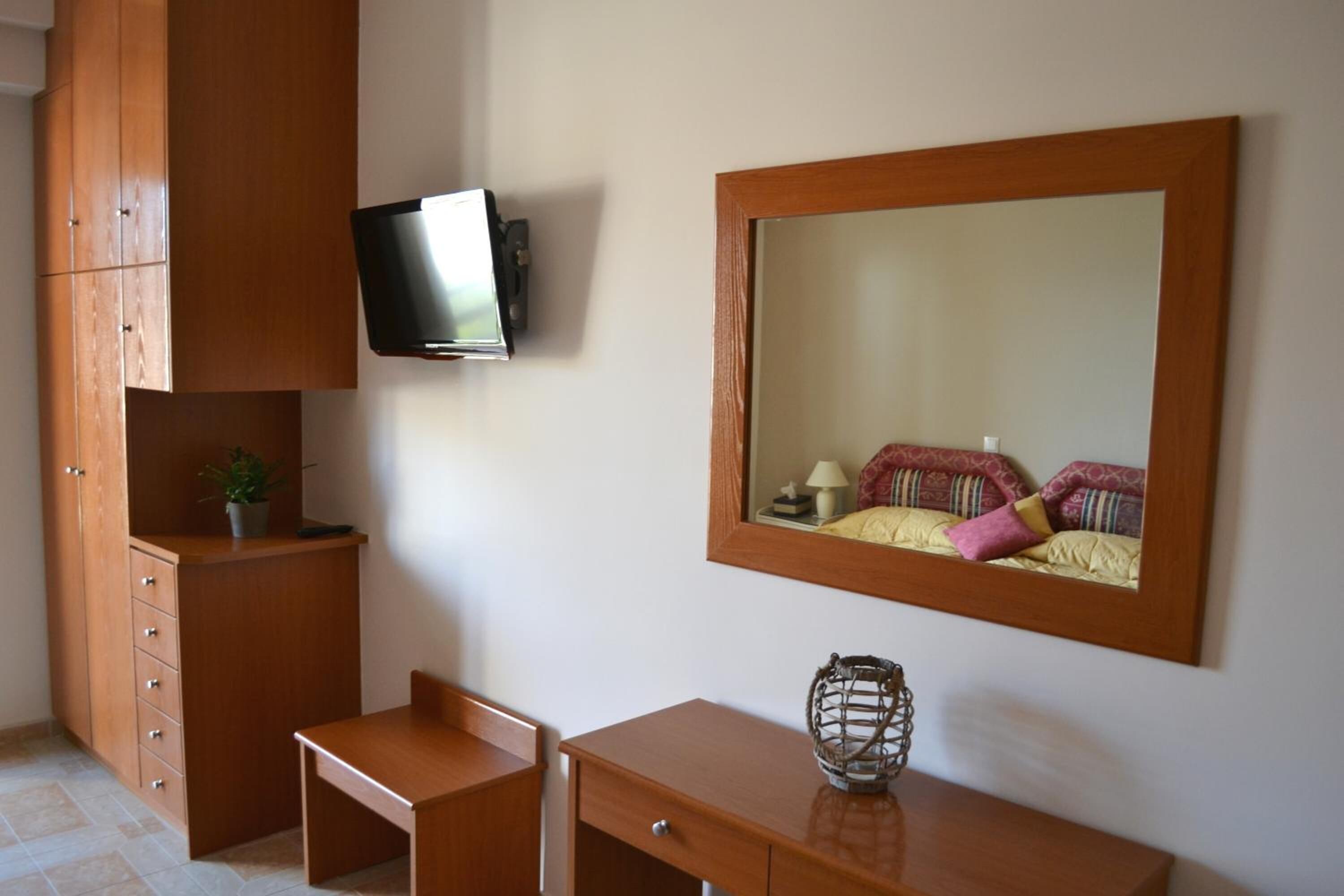 premium bedding, down duvets, in-room safe, blackout curtains