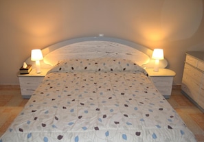 Premium bedding, down duvets, in-room safe, blackout curtains