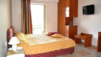 Premium bedding, down duvets, in-room safe, blackout curtains
