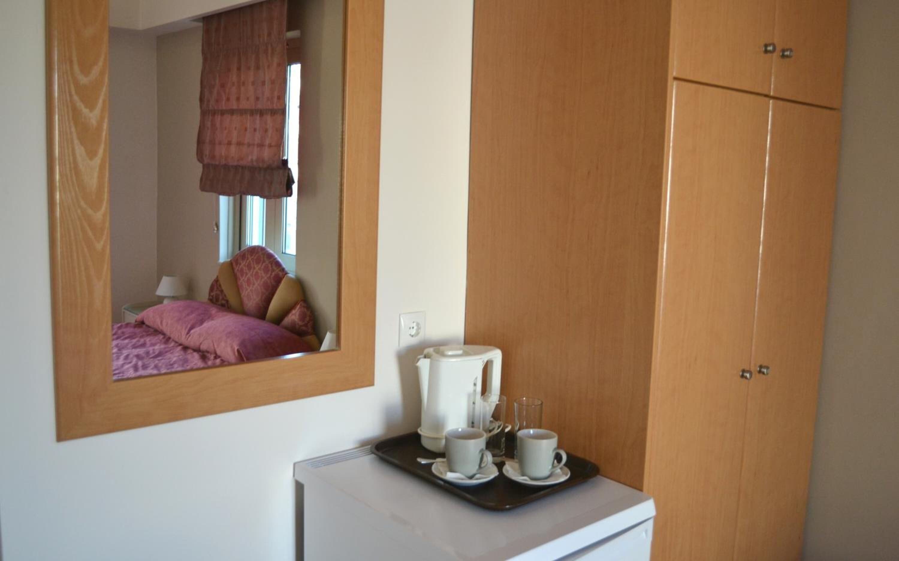 premium bedding, down duvets, in-room safe, blackout curtains