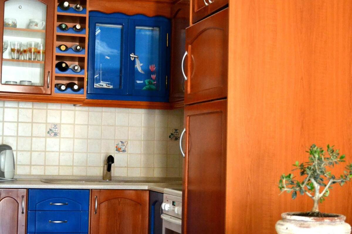 fridge, electric kettle